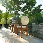 Sulara Exclusive Lounge Bistro Aparthotel