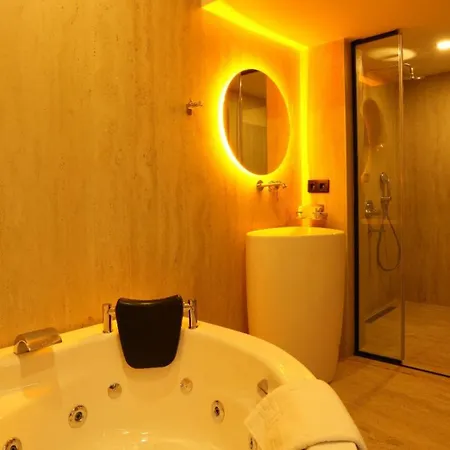 アパートホテル Sulara Exclusive Lounge Bistro 3*